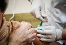 Az influenza elleni oltás beadatását javasolják a lakosságnak