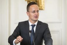 Szijjártó az SZNT-tag kitiltásáról: elfogadhatatlan a 21. században, hogy ilyen előfordulhat