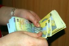 Nagyot csökkent a nettó átlagbér januárban decemberhez képest