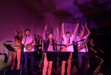 Színházi világnap Kolozsváron: vacsora, ping-pong, kulisszalátogatás