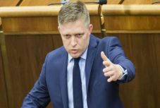 FRISSÍTVE - Lemondott Robert Fico szlovák kormányfő