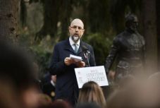 Széchenyi-szobrot avattak a szatmárnémeti magyarok ünnepi rendezvényén