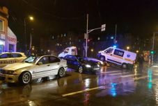 Két mentőautót is összetörtek szombaton este Nagyváradon