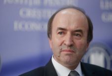 A titkos SRI-paktumok nyilvánosságra hozatalát kéri Tudorel Toader