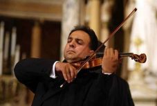 Nyolc erdélyi templomban koncertezik Mága Zoltán