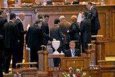 A megosztottság Romániában is megöli a demokráciát