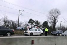 FRISSÍTVE - Részeg sofőr miatt állt a vasúti forgalom Brassó és Sepsiszentgyörgy között