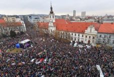 Bukarest-Pozsony párhuzamok: a román PSD útján a szlovák SMER