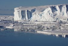 Rossz hír: gyorsabban olvad az Antarktisz hatalmas gleccsere, mint gondoltuk