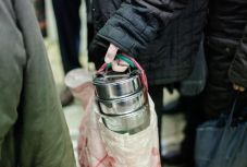 Miért nő a gazdasági növekedés ellenére a szegények száma?