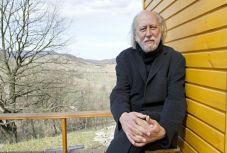 Egy folyosót foglal el a Krasznahorkai-regény első mondata