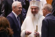 FRISSÍTVE - Román-moldovai újraegyesítés: lehurrogták az RMDSZ-t, mert tartózkodott