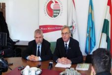 Ezt kéri Tőkés László és Izsák Balázs a román vezetőktől