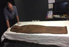 Különleges múmiát rejthet egy üresnek hitt egyiptomi koporsó