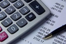 FRISSÍTVE - Máris riasztóan nagy az államháztartási hiány