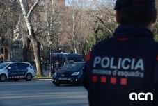 Őrizetbe vették a Puigdemontot segítő két katalán rendőrt