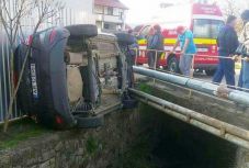 Ez nem kaszkadőrmutatvány, hanem autóbaleset