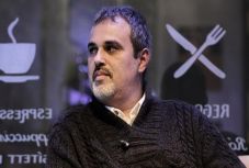 Erdélyi magyar író vehette át a Békés Pál-díjat