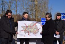 Új utak építésével csalogatnák haza a székelyföldi fiatalokat