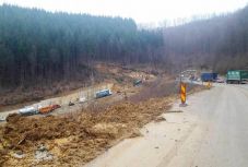 Földcsuszamlás miatt teljes útzár van Bihar megyében