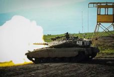 Egy palesztin meghalt, egy megsebesült izraeli lövedékektől a Gázai övezetnél