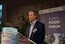 Dacian Cioloş volt miniszterelnök elindította a pártalapítást