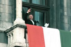 KISBBSÉGBEN: Magyar királyi átmenetiségektől az alaptörvényig