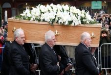 Búcsút vettek Cambridge-ben Stephen Hawkingtól