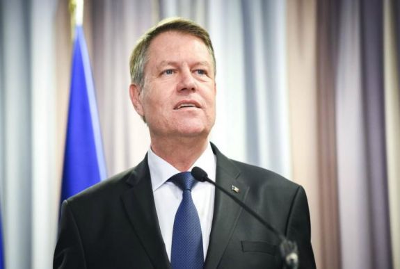 Üzent a húsvétot ünneplőknek Klaus Johannis