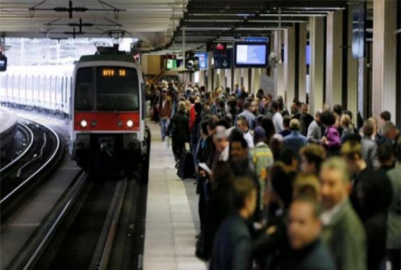 Nagy káosz jön kedden Franciaországban