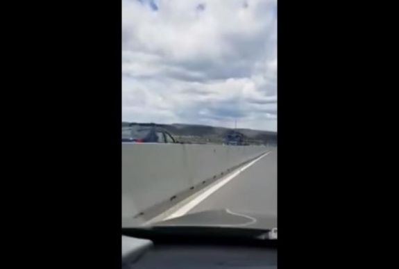 Vígan hajtott a forgalommal szemben az idős sofőr