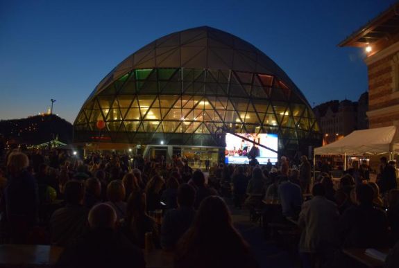 Itt várja a választás eredményét a Fidesz