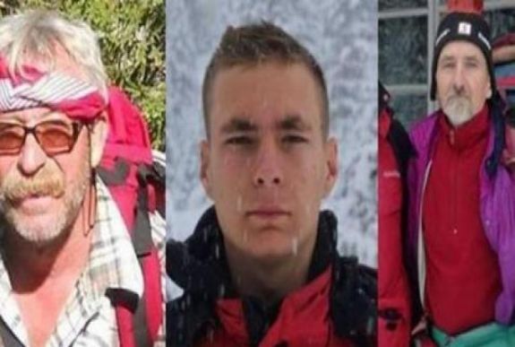 A hegyimentők lehozták a Fogarasi-havasokból a harmadik turista holttestét is