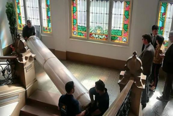 Így szállították el restaurálásra az aradi Feszty-képet
