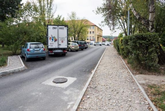 Sepsiszentgyörgyön kitiltják a lakónegyedi parkolókból a kisteherautókat