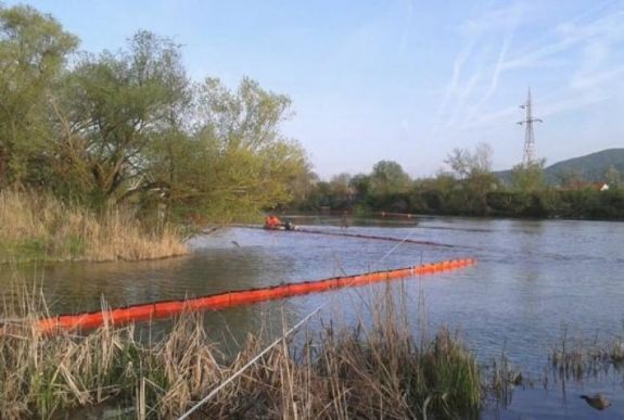 Vízszennyezés a Maroson: a Hunyad megyei szakaszon három gátat epítettek