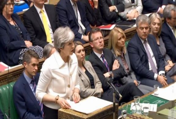 May: kizárt, hogy a vegyfegyver-támadás megrendezett lett volna