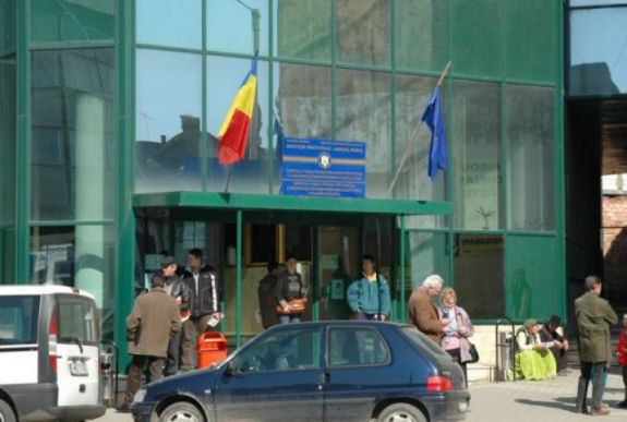 Együttműködés az útlevélosztály korszerűsítéséért Maros megyében