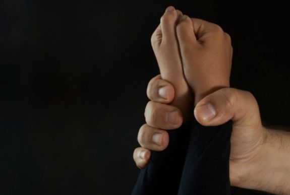 Halálbüntetés várhat Indiában azokra, akik kisgyereket erőszakolnak meg