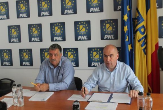 Folytatódik a huzavona Biharban: a PNL-frakció feltételekhez köti a költségvetés megszavazását 