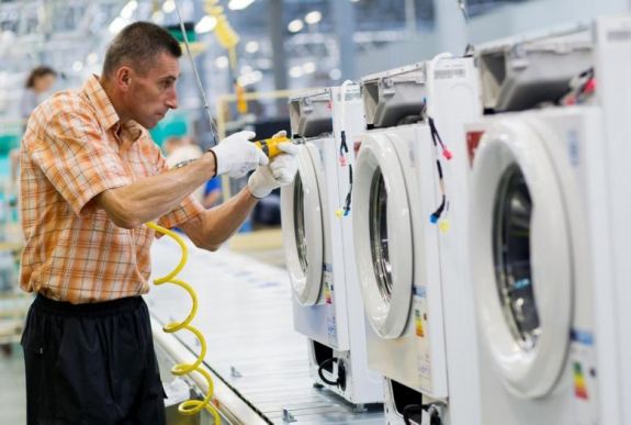 Új üzemet épít Erdélyben a Bosch – húzóágazat lehet a háztartási gépek gyártása Romániában