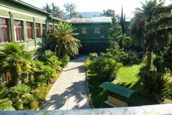 Itt relaxált minden idők egyik legvéresebb kezű diktátora