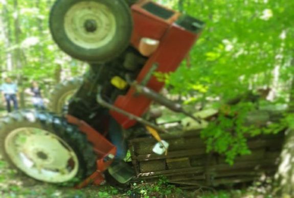 Agyonnyomott egy férfit a traktorja a somkeréki erdőben