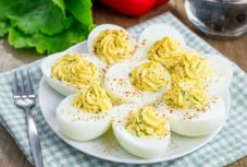 Variációk töltött tojásra