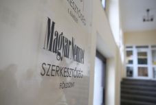 Megszűnik a Magyar Nemzet és a Lánchíd Rádió