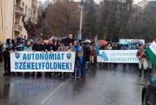 Elutasította a képviselőház az SZNT autonómiatervezetét