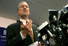 Neves amerikai ügyvéd gyújtotta fel magát