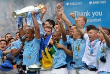 Öt fordulóval a bajnokság vége előtt lett bajnok a PSG és a Manchester City