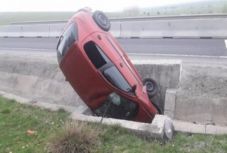 Rendhagyó autóbaleset történt Feketehalomnál