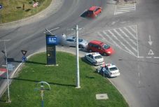 Helikopterből csaptak le a rendőrök a szabálytalankodó autósokra